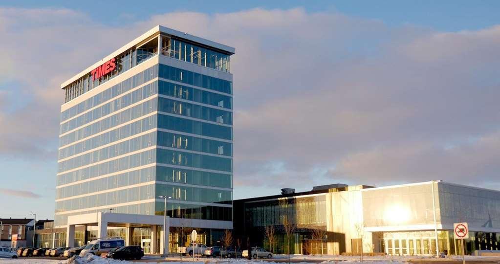 Grand Times Hotel Drummondville Bagian luar foto