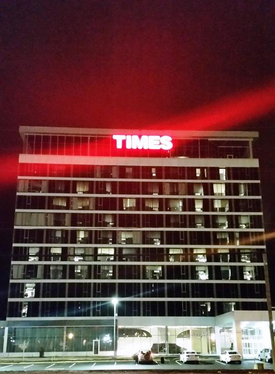Grand Times Hotel Drummondville Bagian luar foto