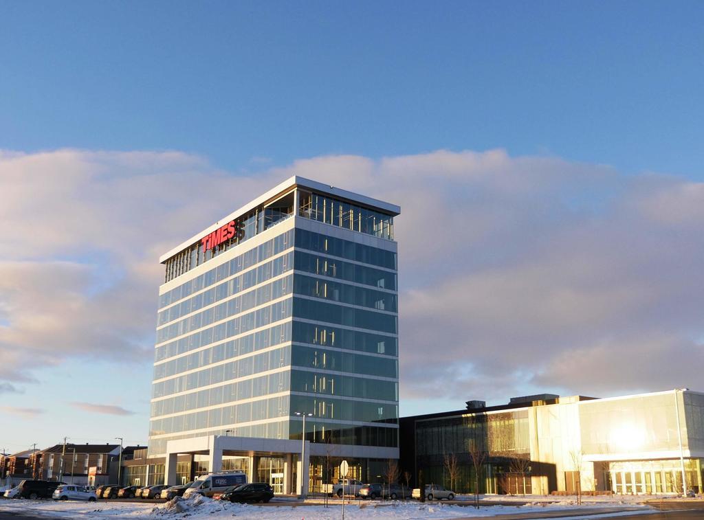 Grand Times Hotel Drummondville Bagian luar foto