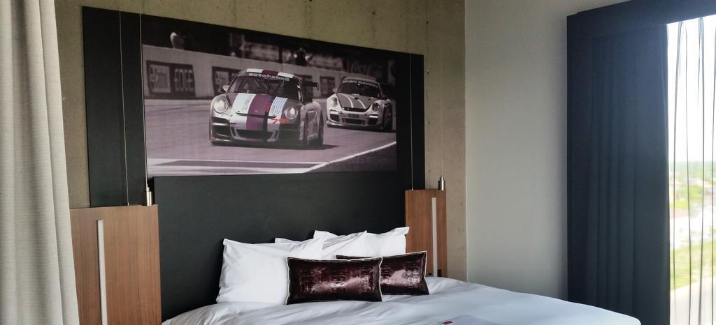 Grand Times Hotel Drummondville Bagian luar foto