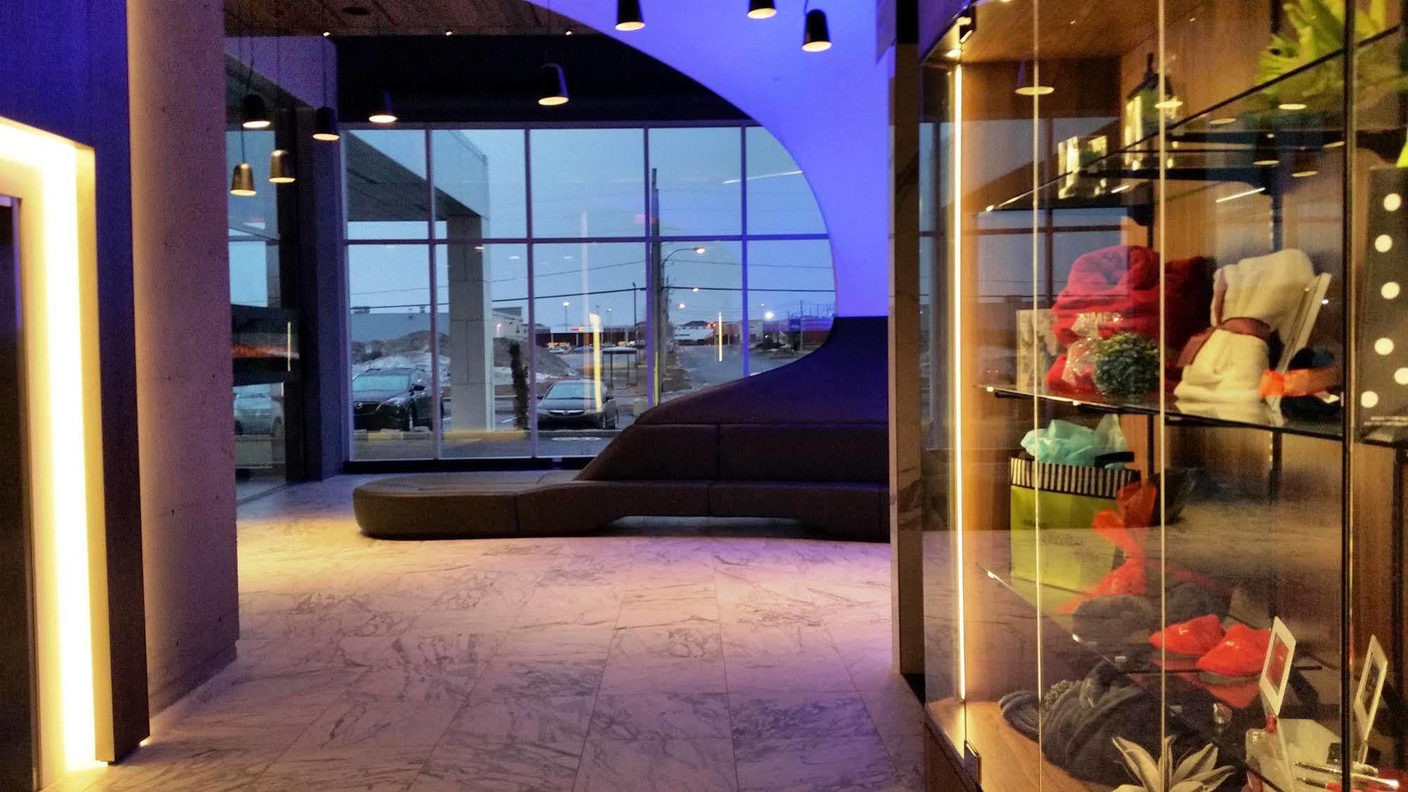 Grand Times Hotel Drummondville Bagian luar foto