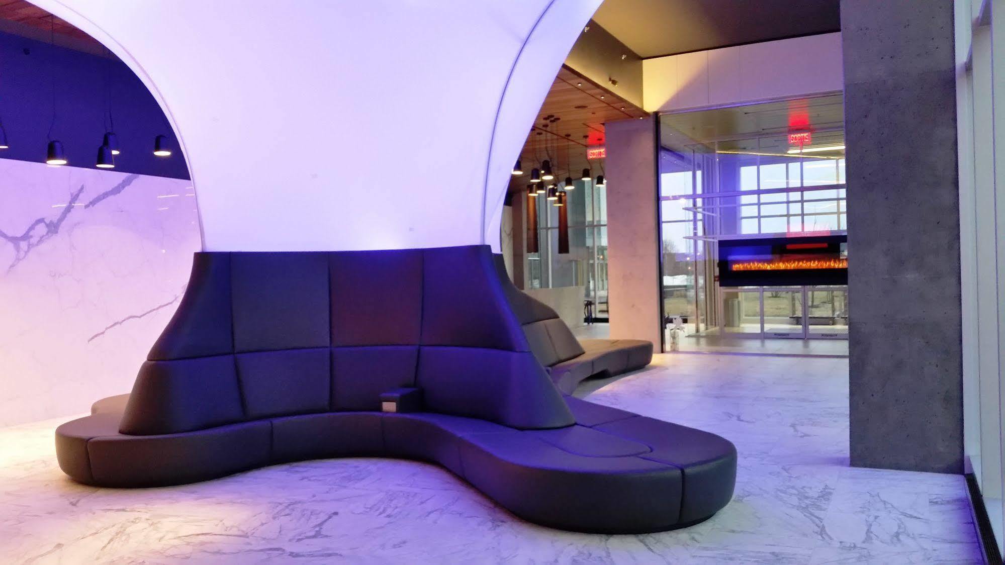 Grand Times Hotel Drummondville Bagian luar foto