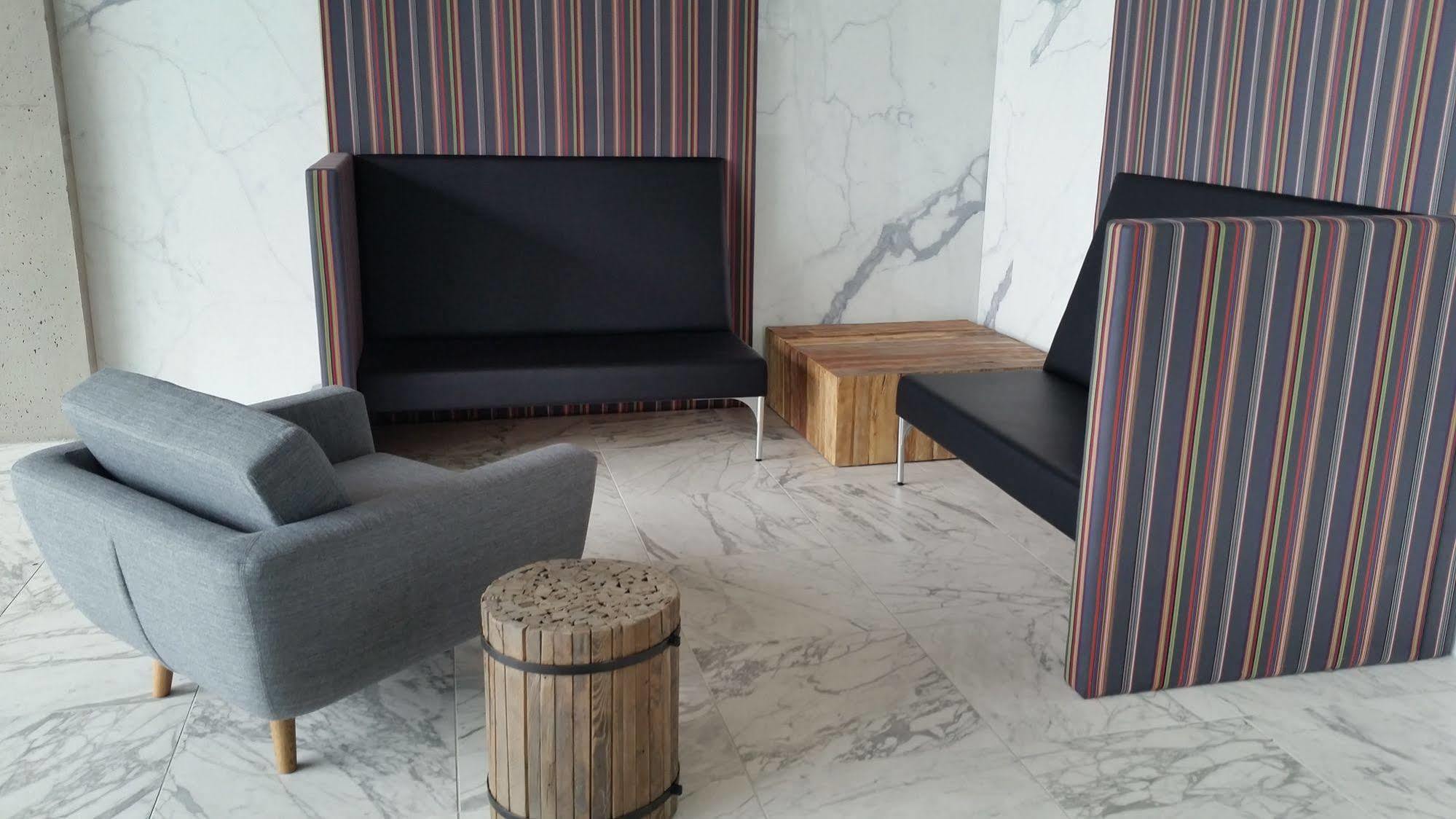 Grand Times Hotel Drummondville Bagian luar foto