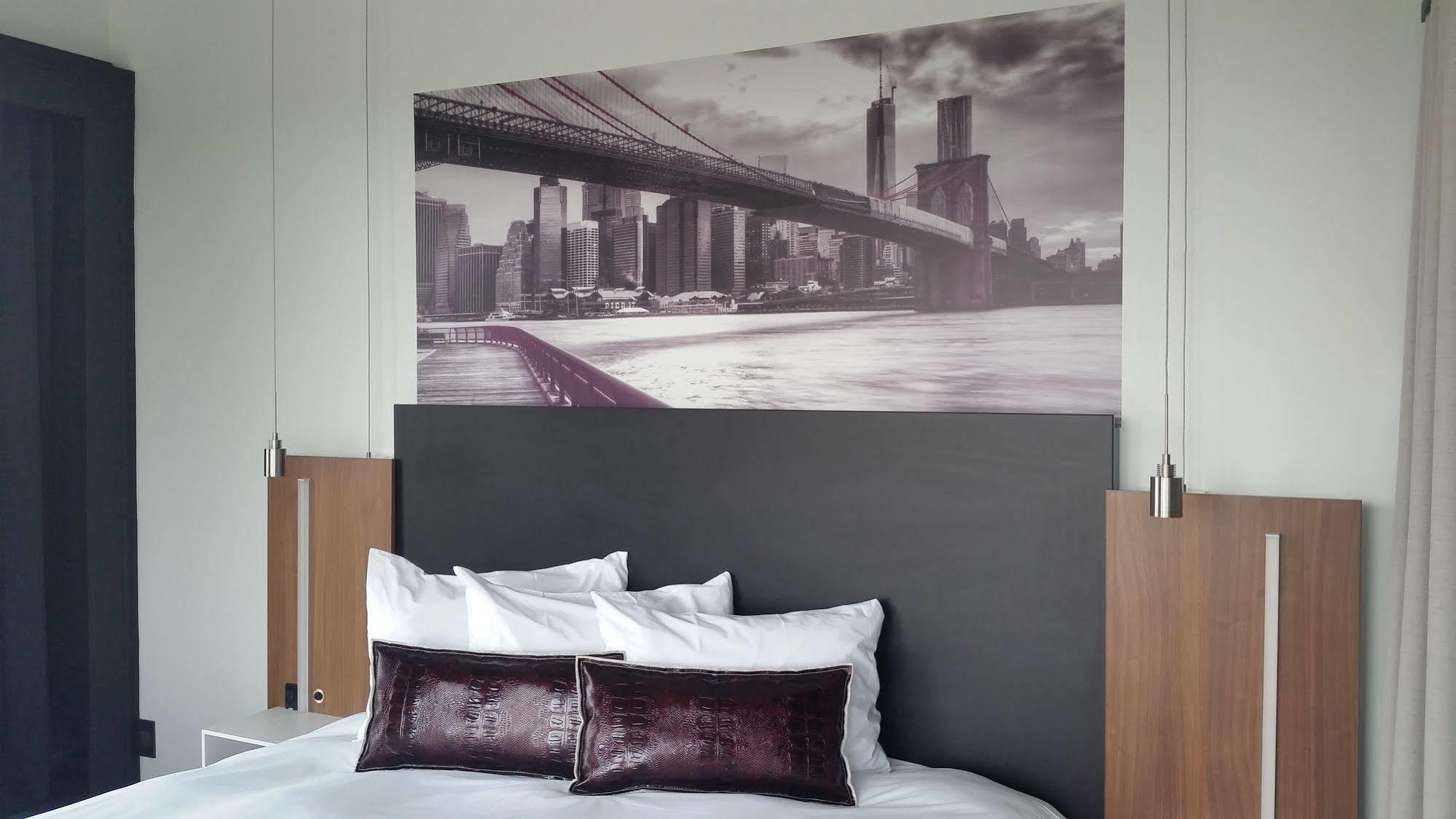 Grand Times Hotel Drummondville Bagian luar foto