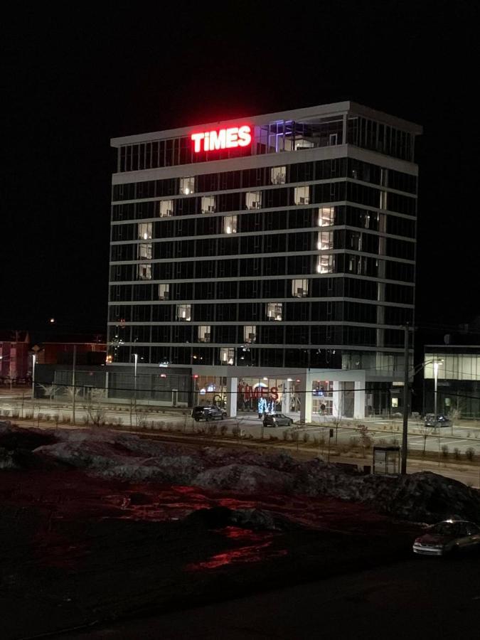 Grand Times Hotel Drummondville Bagian luar foto